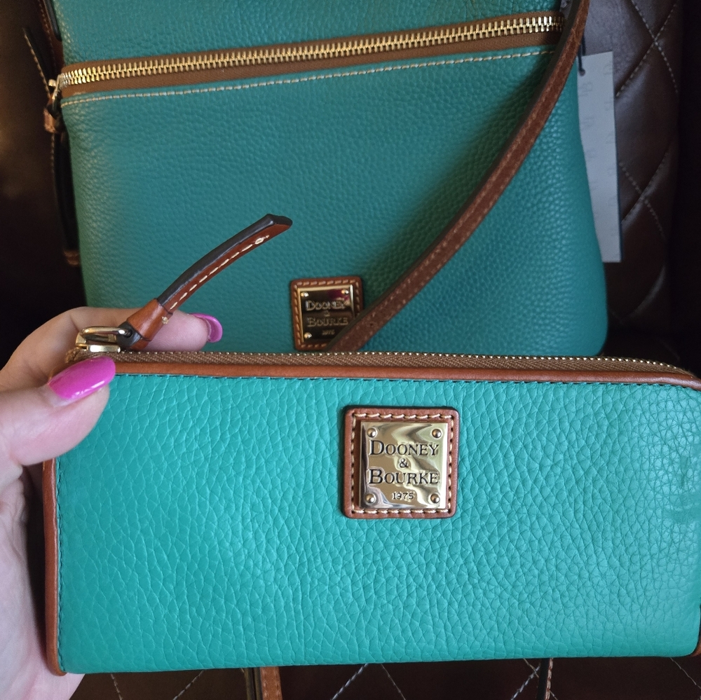 NWT Dooney & Bourke Green and Brown Crossbody Bag - Picture 6 of 10